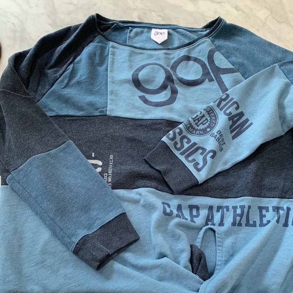 Women’s Gap Pullover Sweatshirt Vintage STYLE